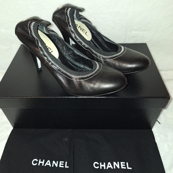 Chanel Pumps - Picture 1 of 11